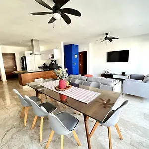 Apartamento New With Pool, Gym, A/c, Wifi, King Size Bed, Cancún
